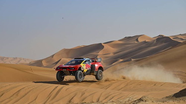 Sébastien Loeb y otra etapa a fondo.