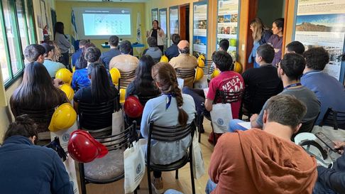 Futuros profesionales de la minería visitaron Sierra Pintada y conocieron el proceso de remediación ambiental Futuros profesionales de la minería visitaron Sierra Pintada y conocieron el proceso de remediación ambiental