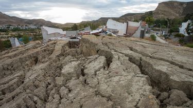 Comodoro Rivadavia declaró la emergencia geológica y urbanística tras el desplazamiento de tierras. Comodoro Rivadavia declaró la emergencia geológica y urbanística tras el desplazamiento de tierras.