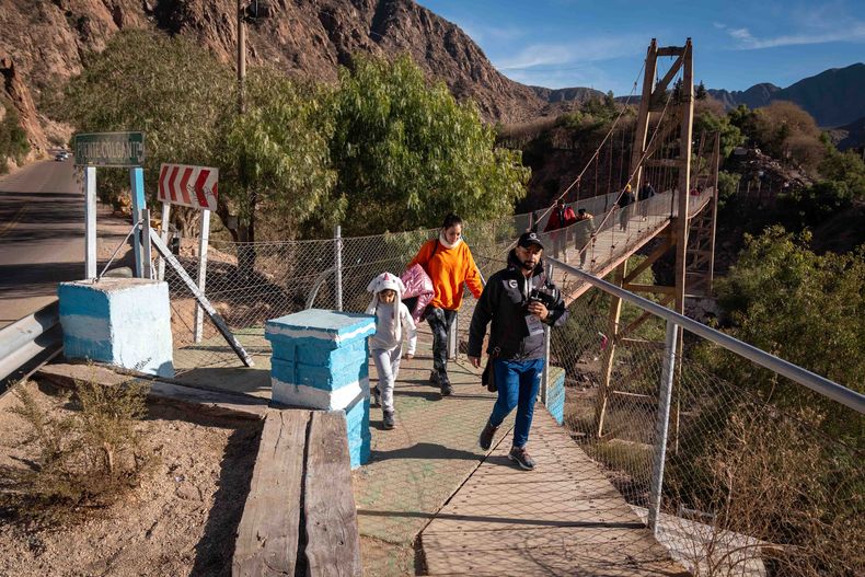 Mendoza habilitó el puente colgante de Cacheuta tras reparaciones