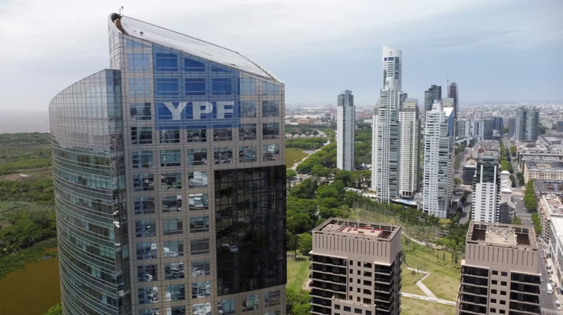 YPF recompra acciones para entregar como compensaciones a su personal