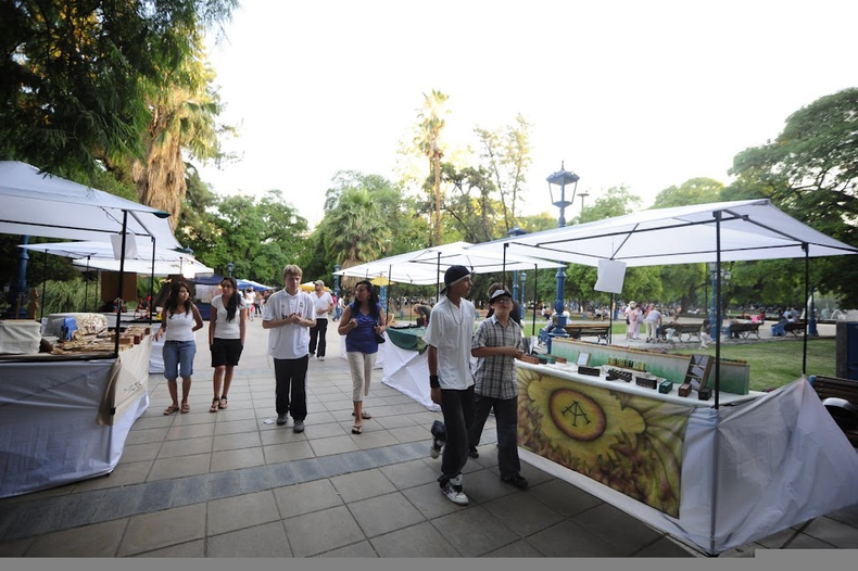 La Municipalidad de Mendoza convoca a los artesanos.