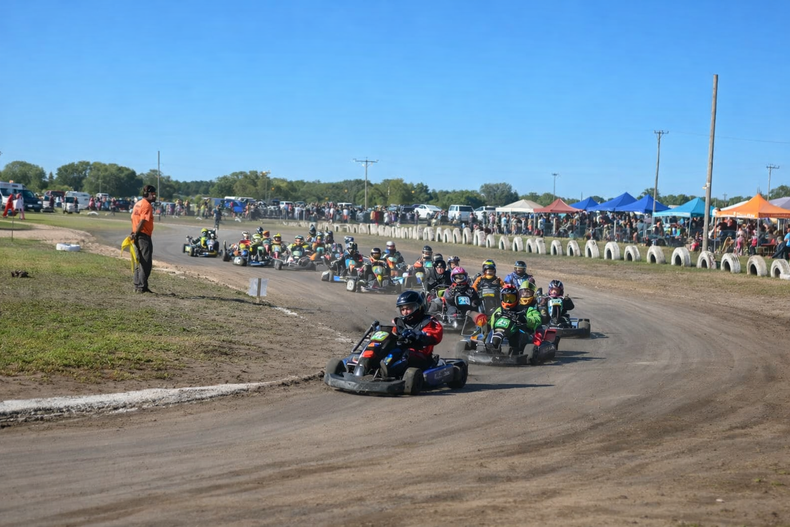El Guido Maineri recibe la segunda fecha del Karting de tierra con actividad nocturna.