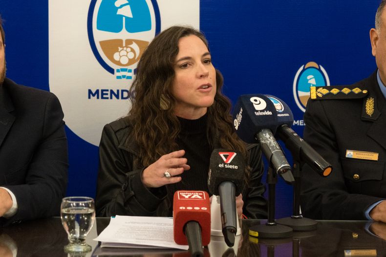 La ministra de Seguridad, Mercedes Rus, explicó los proyectos que envió el Gobierno a la Legislatura.&nbsp;