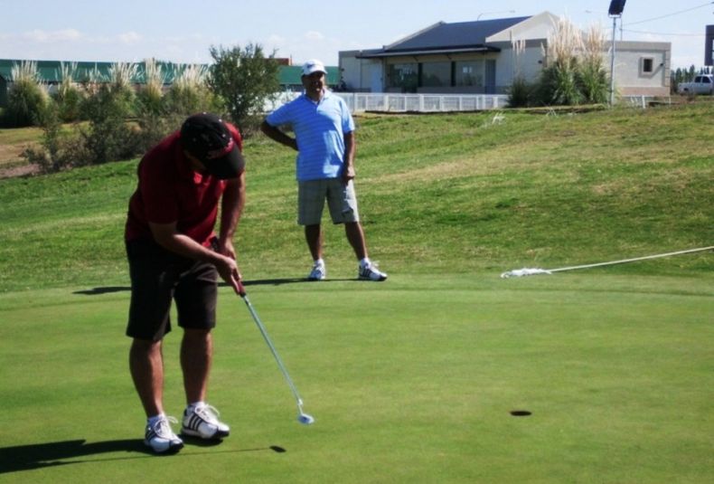 22 Se viene el torneo 1°Aniversario Nevado Club House de golf en San Rafael. Jueves 10 03 22