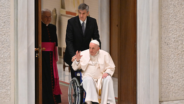 El papa Francisco fue llevado a un hospital en Roma.