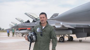 Luis Petri recibió a los primeros F-16 y este sábado se presentarán de forma oficial. Luis Petri recibió a los primeros F-16 y este sábado se presentarán de forma oficial.