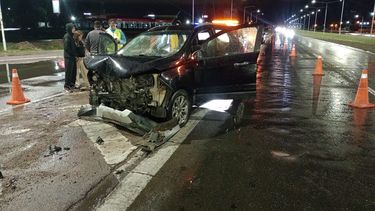 Cuatro heridos tras un accidente vial en el Acceso Este: el conductor dio positivo en alcoholemia
