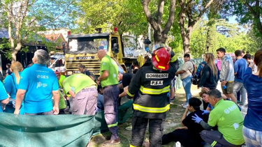 Grave incendio en La Plata: pánico entre las personas que quedaron atrapadas