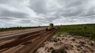 Comenzó la construcción de una nueva ruta para descomprimir el tránsito agrícola en el Gran Mendoza. Foto: Prensa Gobierno de Mendoza. Comenzó la construcción de una nueva ruta para descomprimir el tránsito agrícola en el Gran Mendoza. Foto: Prensa Gobierno de Mendoza.