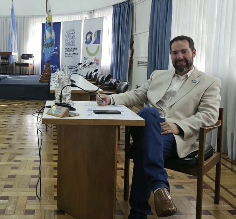 El Partido Libertario de Mendoza exigió la renuncia del concejal detenido por manejar alcoholizado