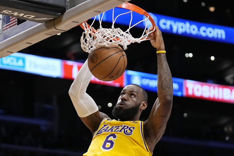 LeBron James a 36 puntos de un récord histórico.