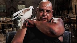 Roly Serrano continúa complicado después de sufrir un accidente.