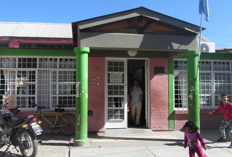 El viejo edificio del microhospital. Foto: Cristian Lozano.