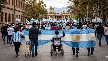 Discapacidad, entre el drama de las familias y la quiebra de los institutos en Mendoza. Imagen creado por IA Discapacidad, entre el drama de las familias y la quiebra de los institutos en Mendoza. Imagen creado por IA
