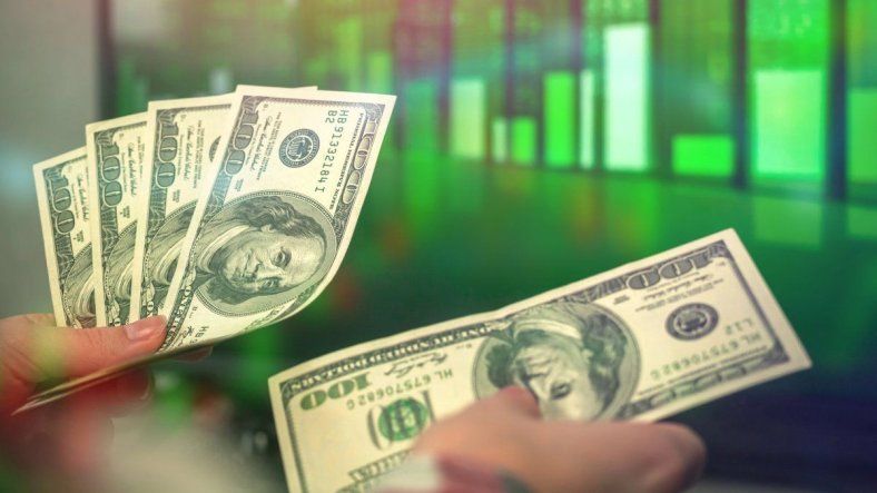 Después del feriado extra largo se desperto el dólar