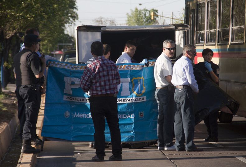 Ladrones en cacique Guaymallen