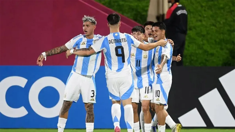 La Selección de fútbol de Argentina Sub 17 quiere cerrar la fase de grupos con puntaje perfecto ante Fiji en Qatar.