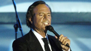 Archivaron la causa contra Julio Iglesias en España.