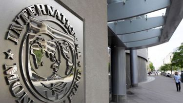 El Gobierno enfrenta el lunes vencimiento de US$ 315,6 millones con FMI y negocia un nuevo acuerdo