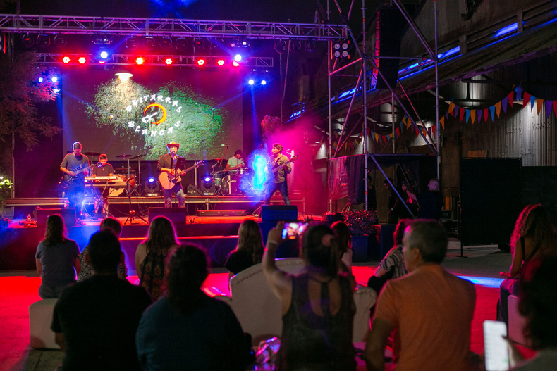 La Nave Cultural recibió El Cover Wine Fest.