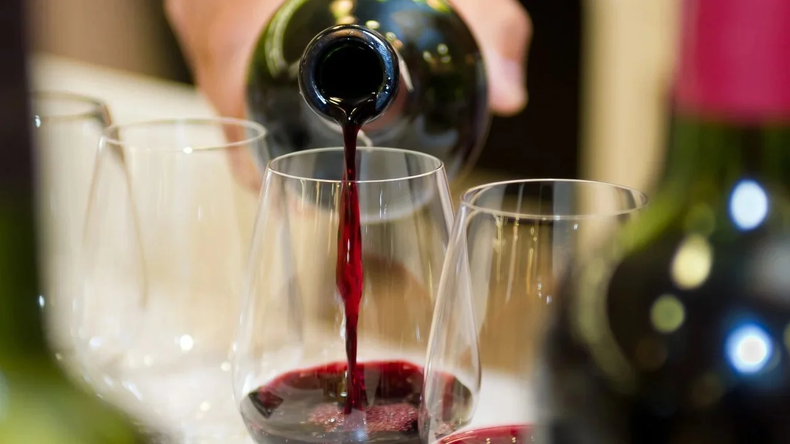 La industria del vino atraviesa una fuerte crisis por la caída del consumo, las exportaciones y la recesión económica.