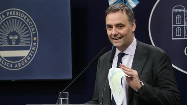 Manuel Adorni negó censura al periodismo y evitó responder preguntas sobre su patrimonio. Foto: NA. Manuel Adorni negó censura al periodismo y evitó responder preguntas sobre su patrimonio. Foto: NA.