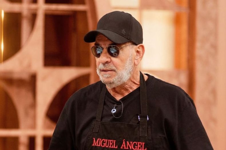Miguel Ángel Rodríguez recibió el delantal negro