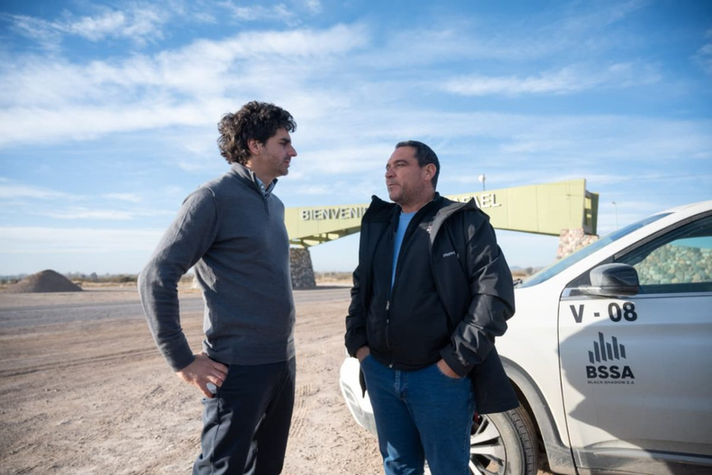 El Ministro Natalio mema recorrió las obras.