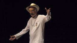 Ernesto Suárez y su unipersonal Lágrimas y risas en el Teatro Mendoza.