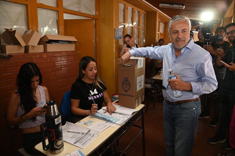 Alfredo Cornejo es un defensor de las PASO, pero evalúa la posibilidad de suspenderlas en Mendoza este año