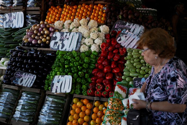 Pese a precios excepcionalmente bajos en frutas y verduras, el consumo no repunta