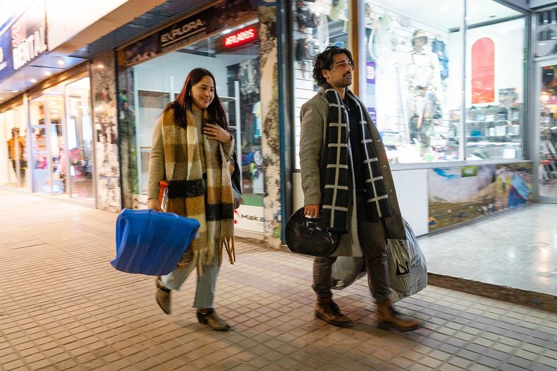 Este sábado comienza la temporada de esquí en Las Leñas y los mendocinos se preparan para disfrutar de la nieve.