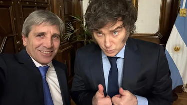 El Gobierno sostuvo el superávit fiscal en octubre y Luis Caputo celebró el logro El Gobierno sostuvo el superávit fiscal en octubre y Luis Caputo celebró el logro