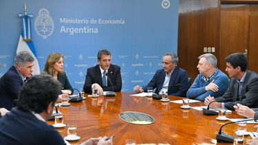 massa anuncio el congelamiento de los precios de la nafta hasta noviembre