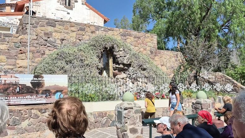 El Santuario de Nuestra Señora de Lourdes, en El Challao, este año cumple 100 años de historia. 