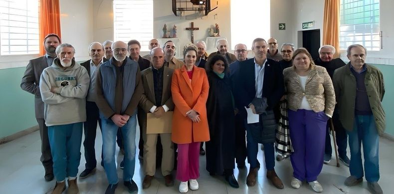 La foto del escándalo que involucró a Lourdes Arrieta y otros legisladores. La mendocina luego se desligó del hecho La foto del escándalo que involucró a Lourdes Arrieta y otros legisladores. La mendocina luego se desligó del hecho