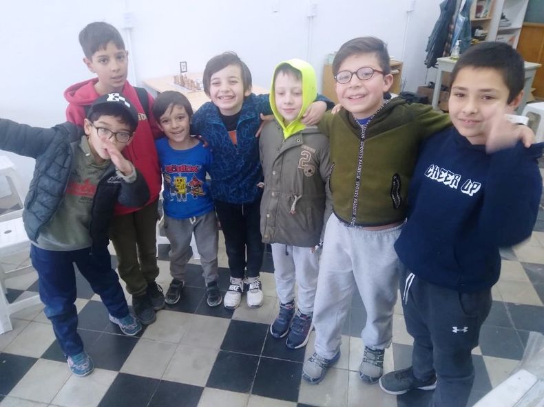 Ajedrez. Parte de los chicos que jugaron el torneo infanto-juvenil.