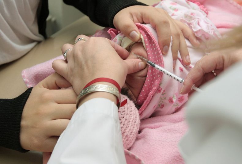 vacunas antigripal niños, menores, vacunatorio, calendario, invierno, gripe