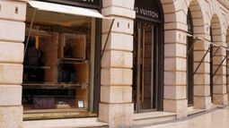 Louis Vuitton lidera el ranking de las marcas más valiosas.