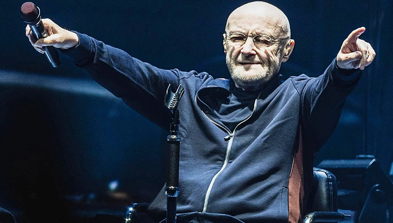 Las conmovedoras imágenes de la reaparición de Phil Collins tras dejar los escenarios por su salud