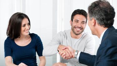Por qué se celebra el Día del Productor Asesor de Seguros.
