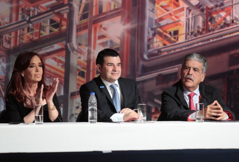 visitia Cristina Fernandez YPF