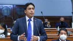 El congresista de Perú, Freddy Díaz también fue expulsado de su partido política tras la denuncia.