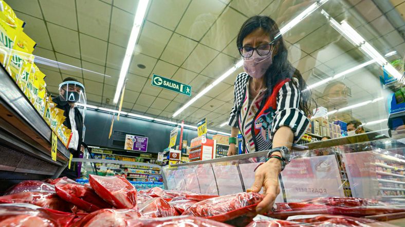 Según estudio privado, la carne aumentó 6,1%, con mayores alzas en los cortes económicos