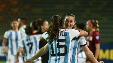 Argentina venció a Venezuela y clasificó a semifinales de la Copa América Femenina.
