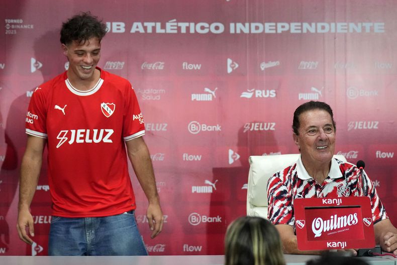 Santi Maratea organizó una colecta para ayudar a Independiente.