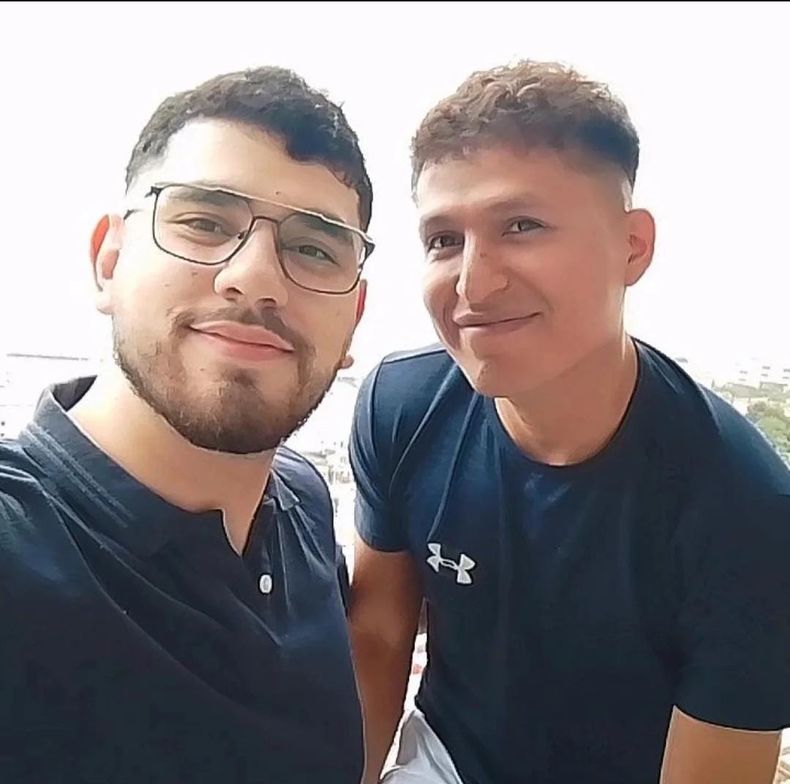 Alejo (25) y Roy (27), jóvenes mendocinos, se casaron el 28 de agosto de 2025 en Las Heras tras cinco años de pareja