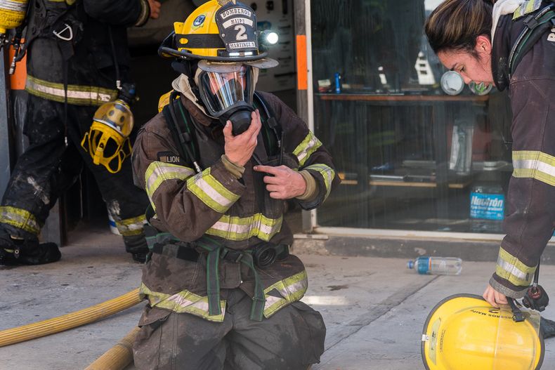 Los bomberos voluntarios cuestionaron al viceministro de Ambiente de la Naci&oacute;n.