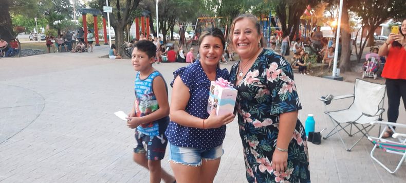 San Carlos continúa con los regalos para las mujeres del departamento
